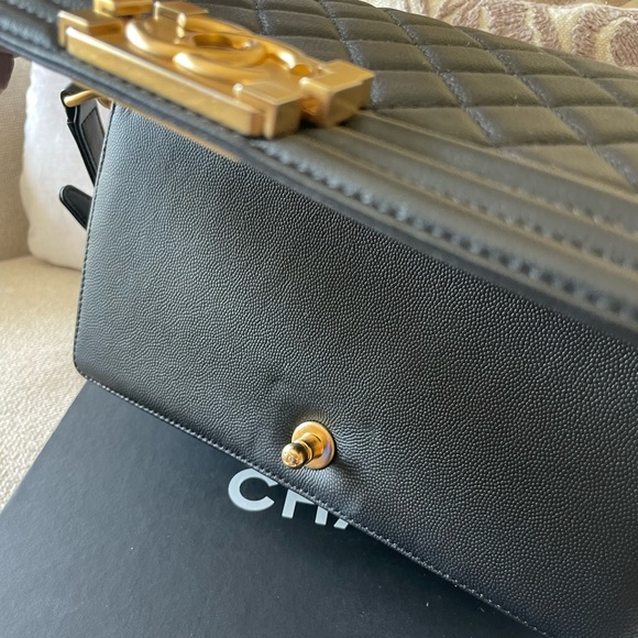 Pre loved Chanel Medium Boy - Picture 7 of 10